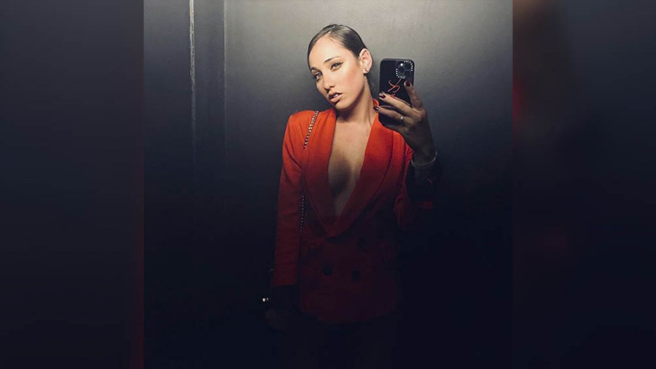 Keyla Caputo enamora a sus fanáticos al exhibir sus curvas en el baño