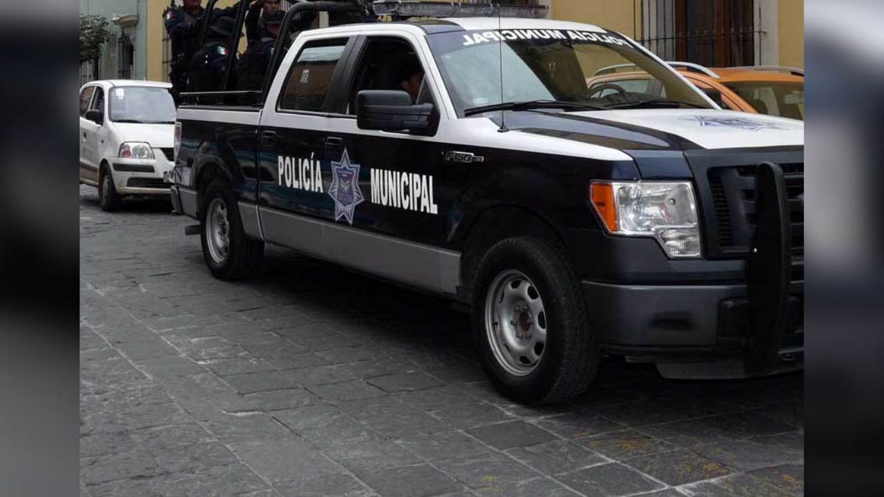 Pareja LGBT es golpeada por un grupo de taxistas que los acusaban de robo