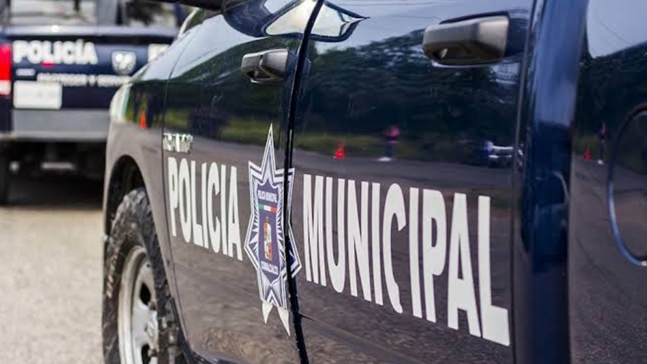 Filtran fotografía de la pareja gay que casi fue linchada por taxistas en Oaxaca