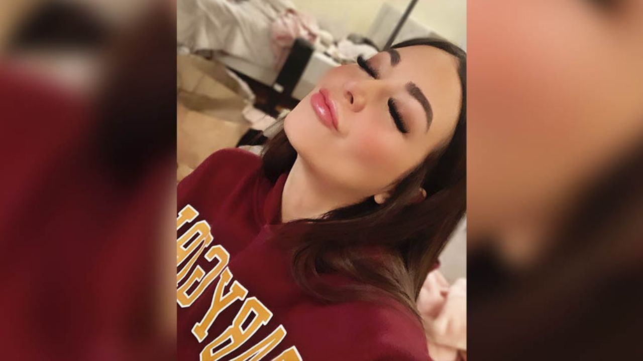 Desde el centro comercial, Caeli derrite a fans al ir de compras en minivestido