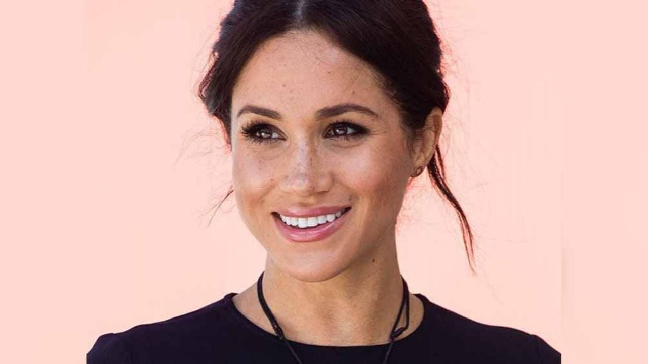 VIDEO: Meghan Markle sonríe y saluda a su papá en clip nunca antes visto