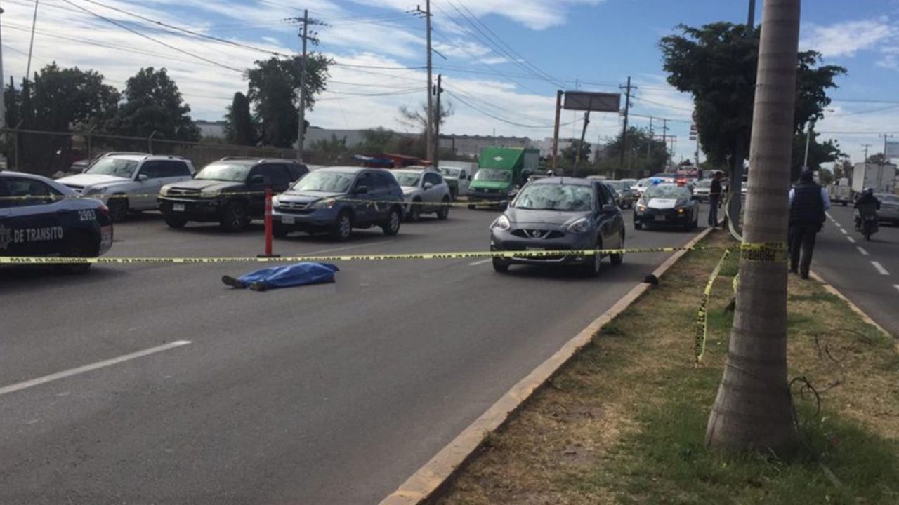 Joven muere al ser atropellado por intentar cruzar una vialidad rápida
