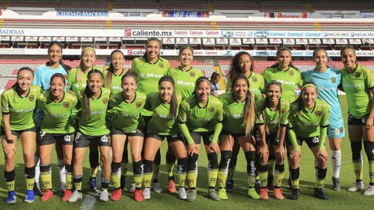 Miembros del equipo femenil, FC Juárez sufren accidente automovilístico