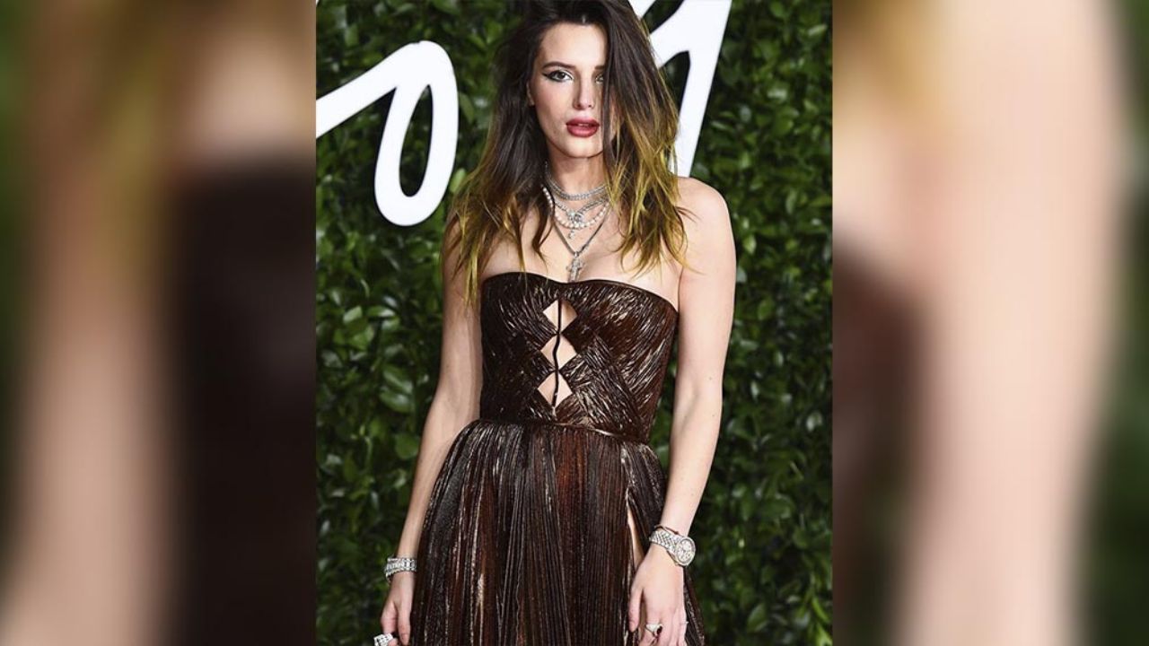 Bella Thorne deja con la boca abierta a seguidores el empapar sus atributos