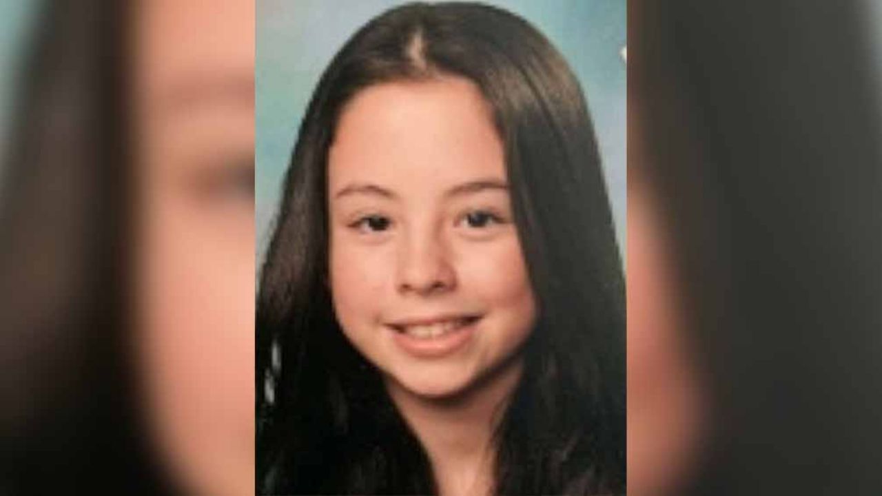 Niña que iba a tomar autobús escolar desaparece tras subirse a camioneta