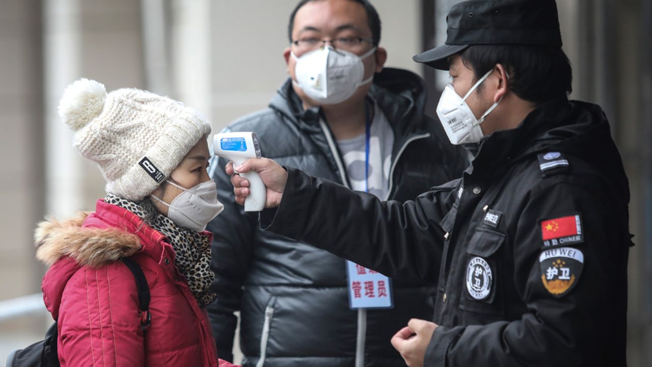 Coronavirus se agrava: Sube cifra a 25 muertos y 830 infectados