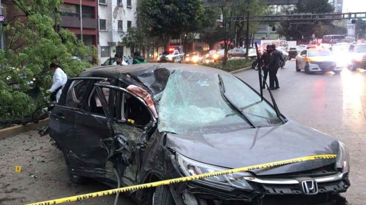 VIDEO: Una mujer muerta y dos heridas por choque a alta velocidad en CDMX