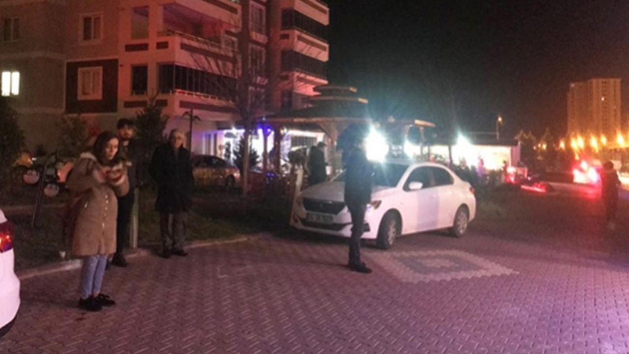 Reportan cuatro muertos tras fuerte sismo de magnitud 6.7 en Turquía