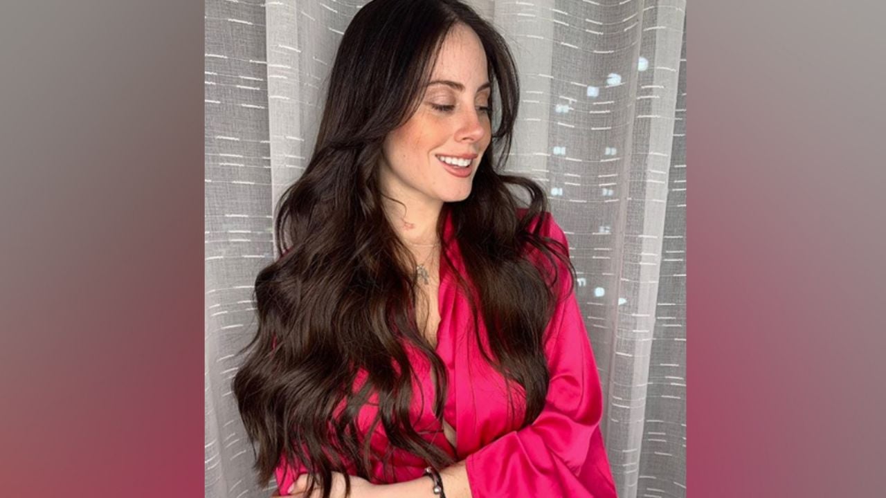 Ignacia Michelson reta a la censura y modela sus ‘poderes’ sin brasier