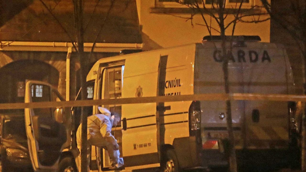 La Policía encuentra el cadáver de tres menores y una nota misteriosa