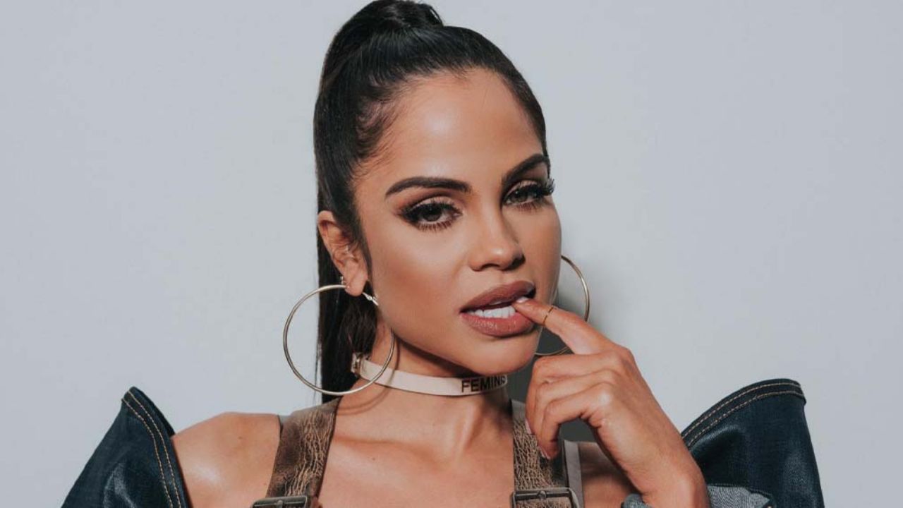 Natti Natasha escala pared en ajustados leggings y vuelve locos a sus seguidores