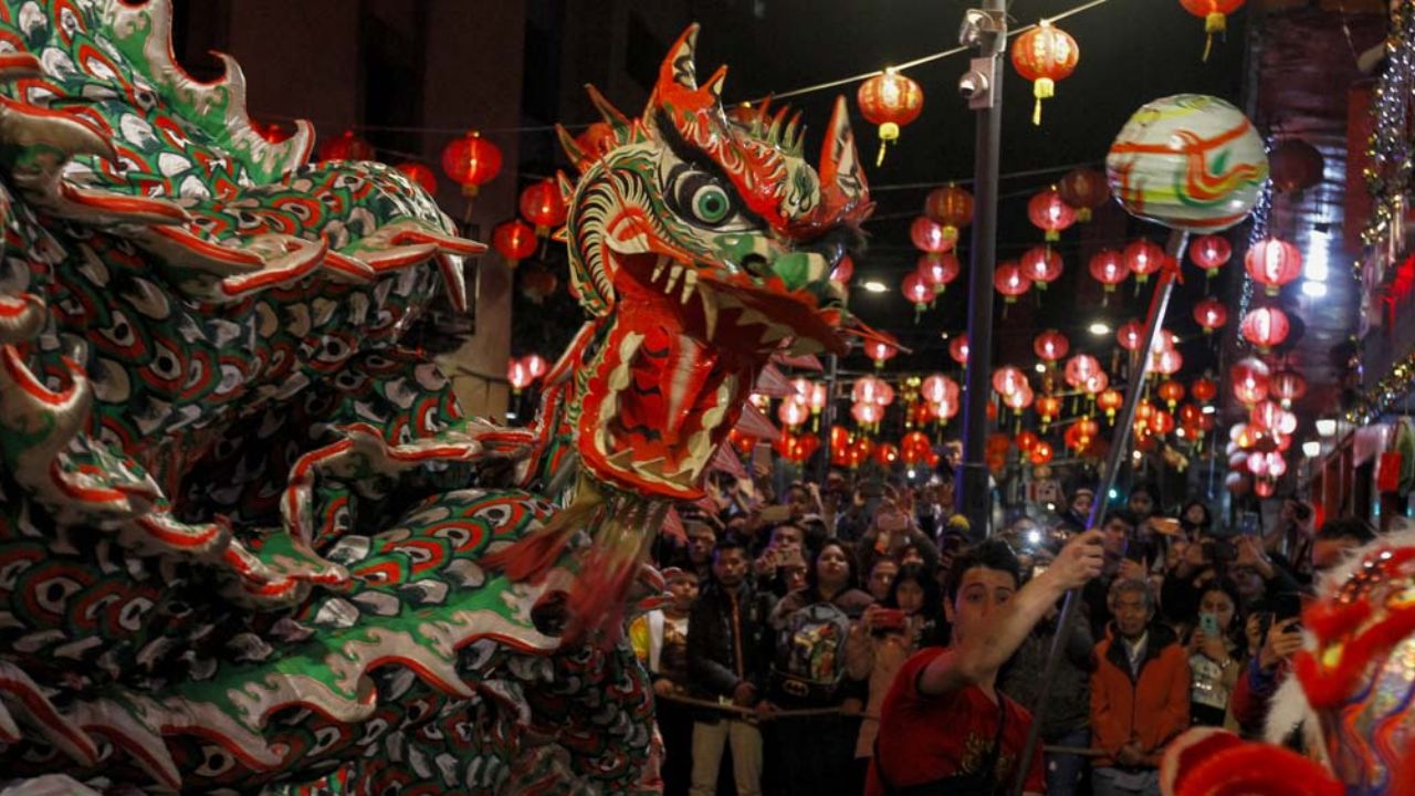 Miles de asistentes celebran el Año Nuevo Chino en la Ciudad de México