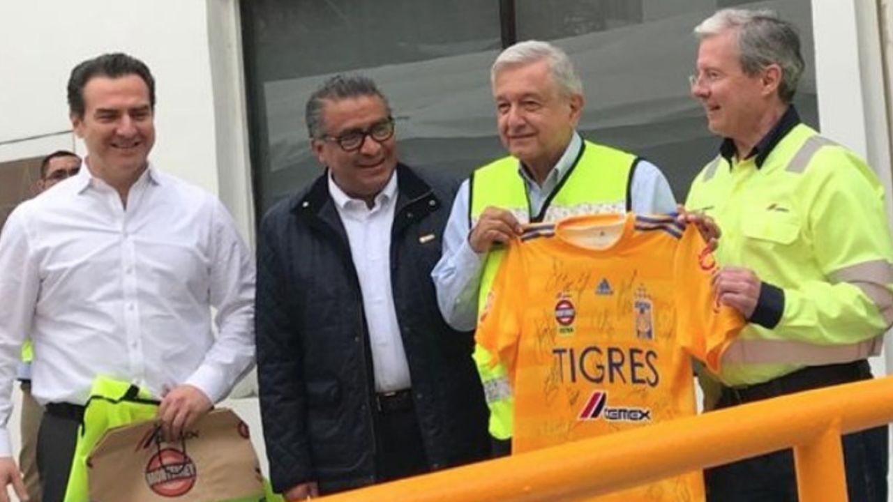 AMLO dice que empresa dejó de surtir medicinas para el cáncer como chantaje