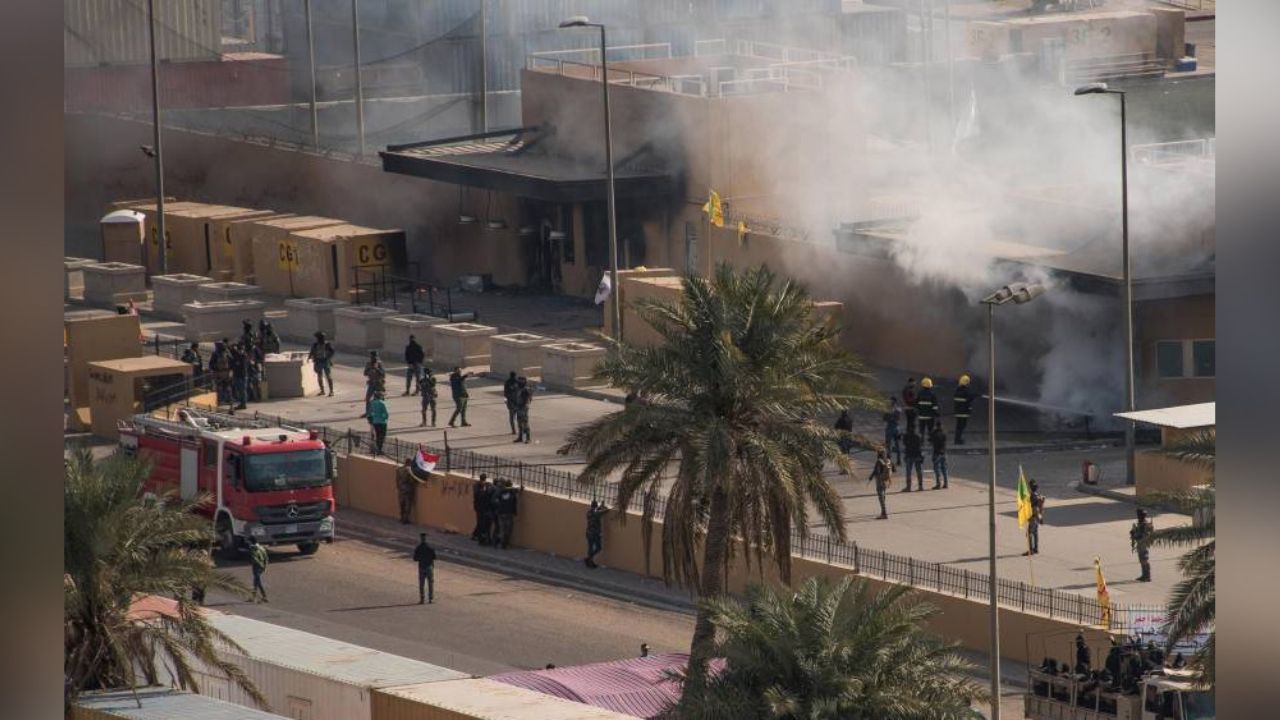 Cinco cohetes impactan cerca de la embajada estadounidense en Irak