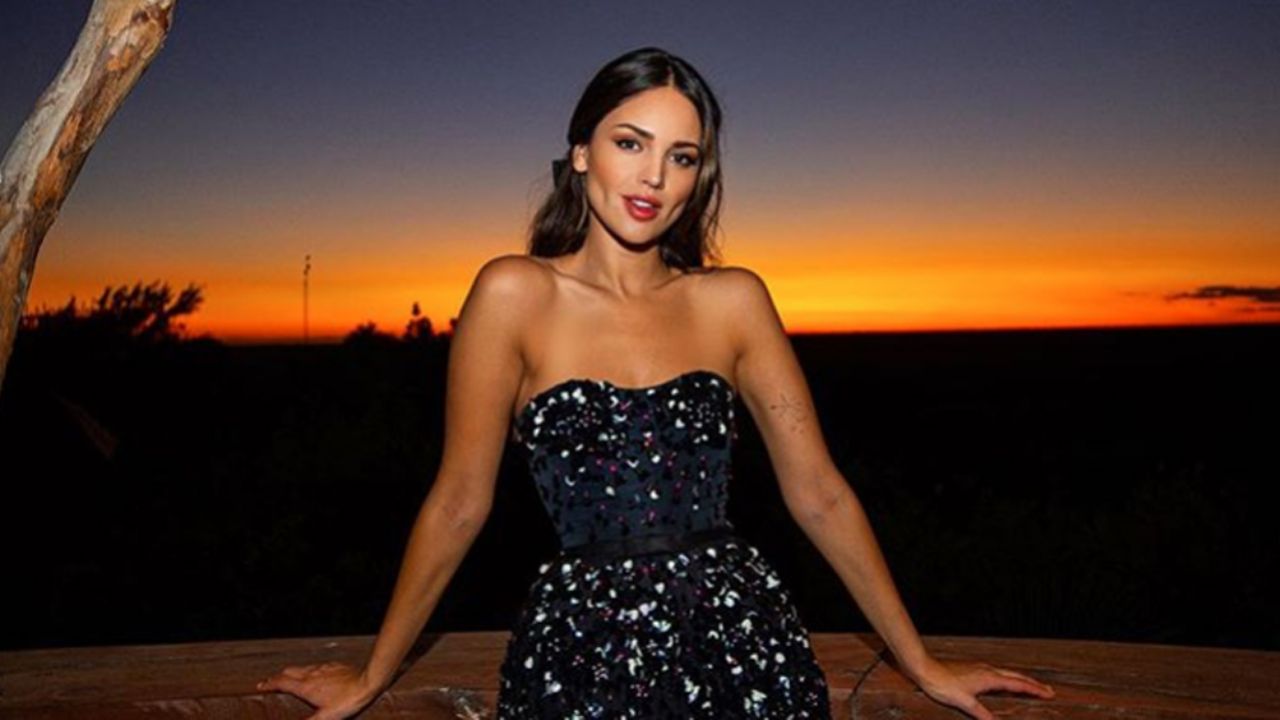 Eiza González prende fuego a Instagram con ‘encarnados’ leggings verdes