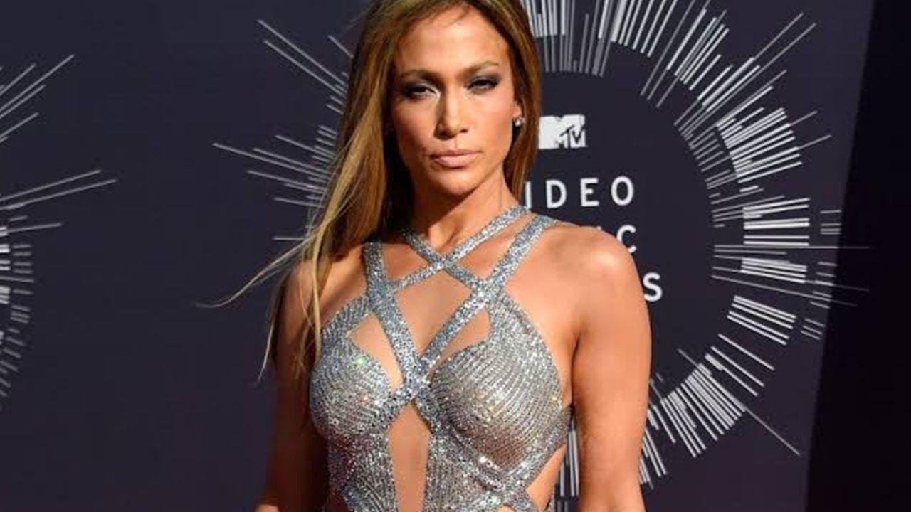 Internautas viralizan la imagen de Jennifer Lopez sin Photoshop