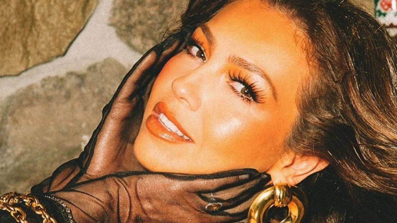 Thalía impacta con dura confesión: “Me autoflagelé mentalmente muchos años”