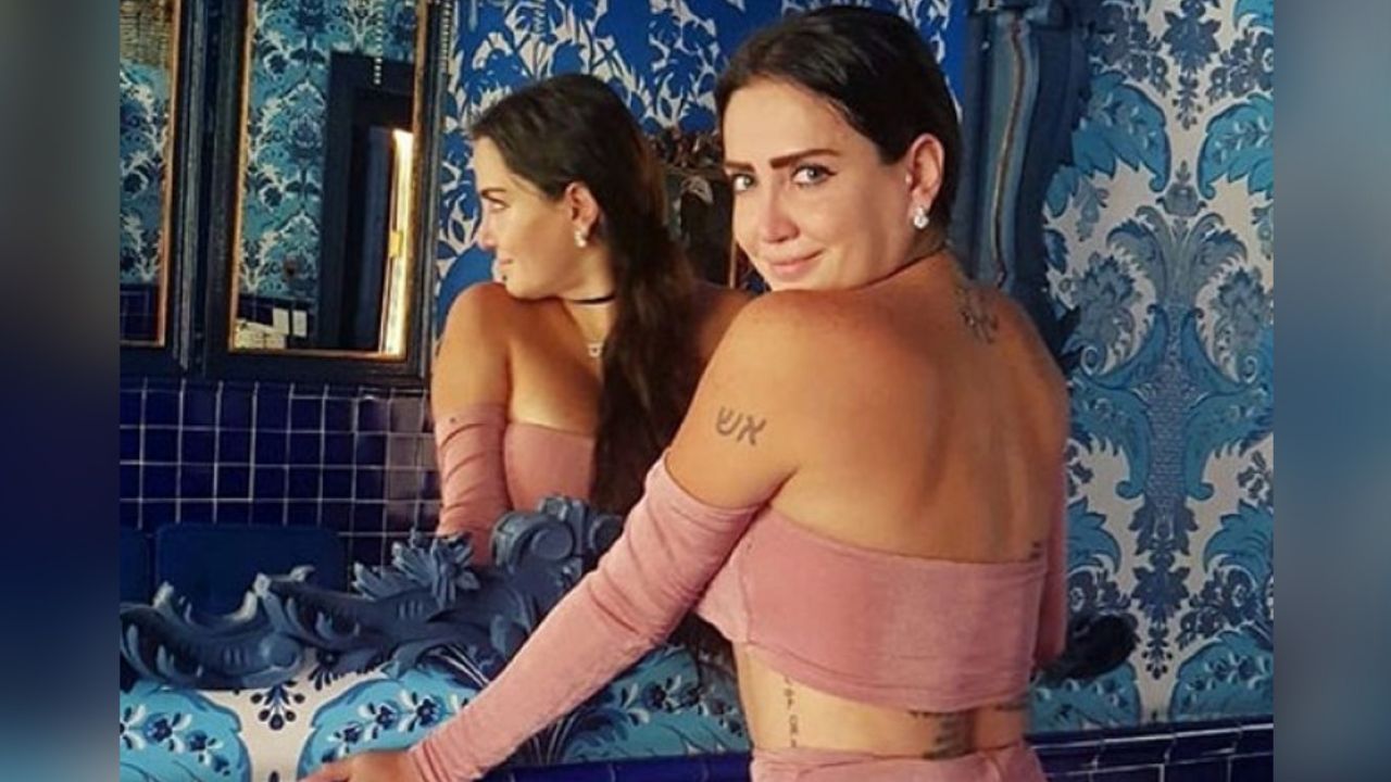 Celia Lora causa suspiros en Instagram al modelar apretado traje de baño