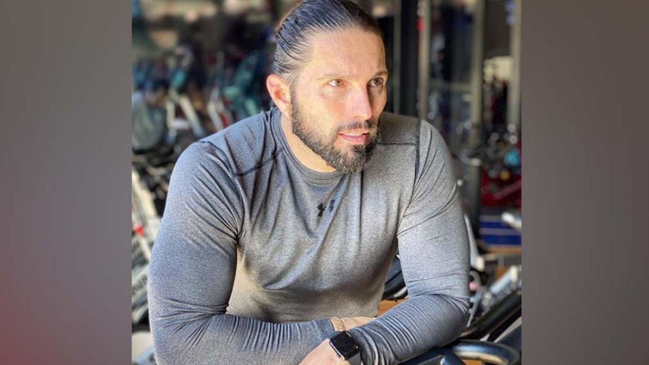 ‘Linchan’ a Poncho de Nigris por tuit “ignorante” sobre muerte de Kobe