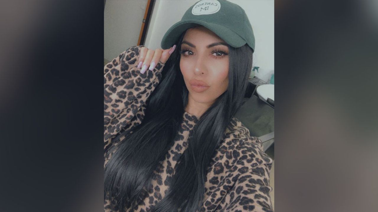 Jimena Sánchez roba miradas al lucir sus caderas en vestido blanco