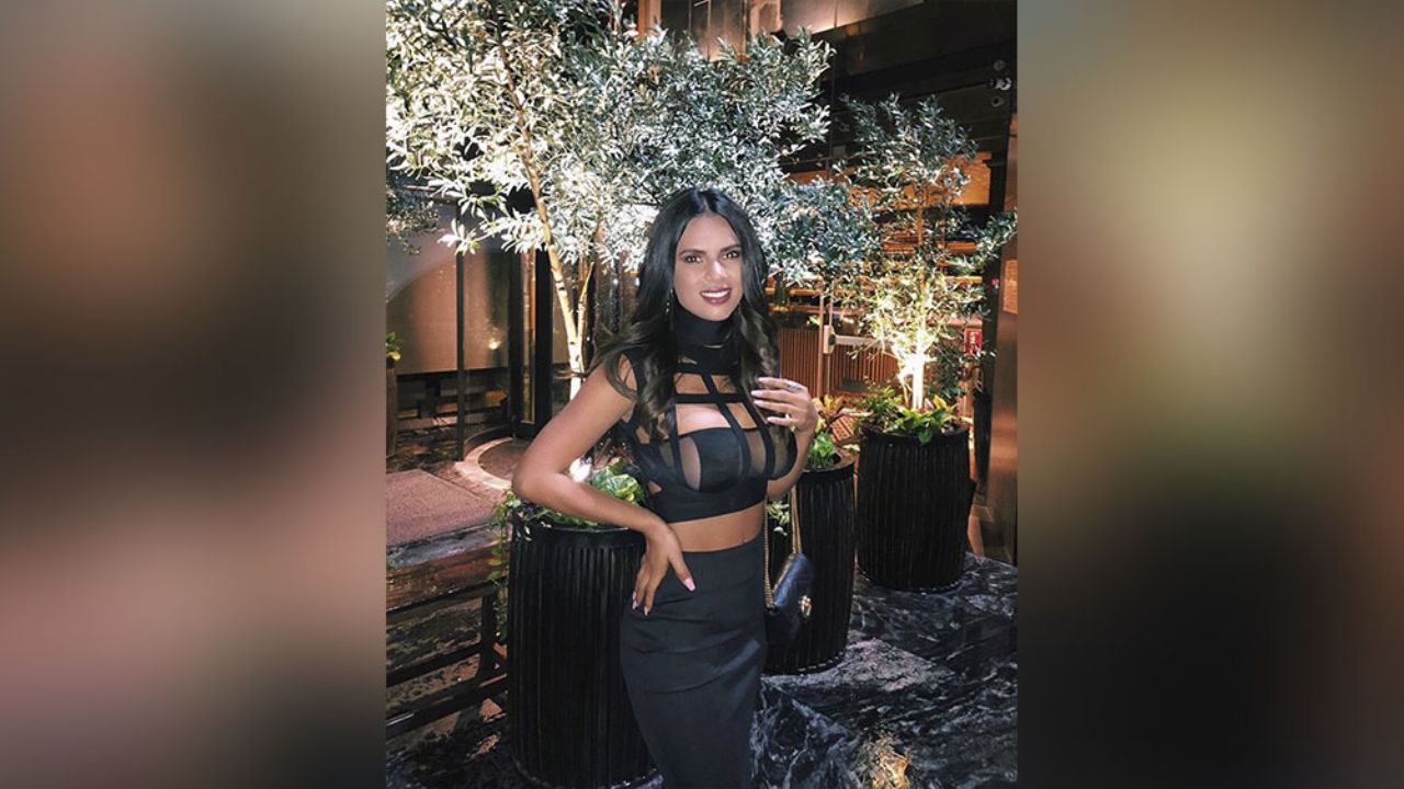 Sobre la arena, Ania Gadea deleita pupilas con ardiente baile en bikini