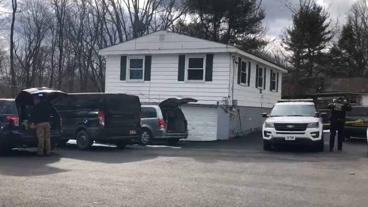Nueva York: Sujeto invade casa y asesina a tiros a familia, incluido un menor