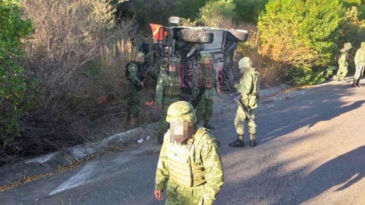 Camión militar vuelca en carretera de Oaxaca, habrían muerto 5 soldados