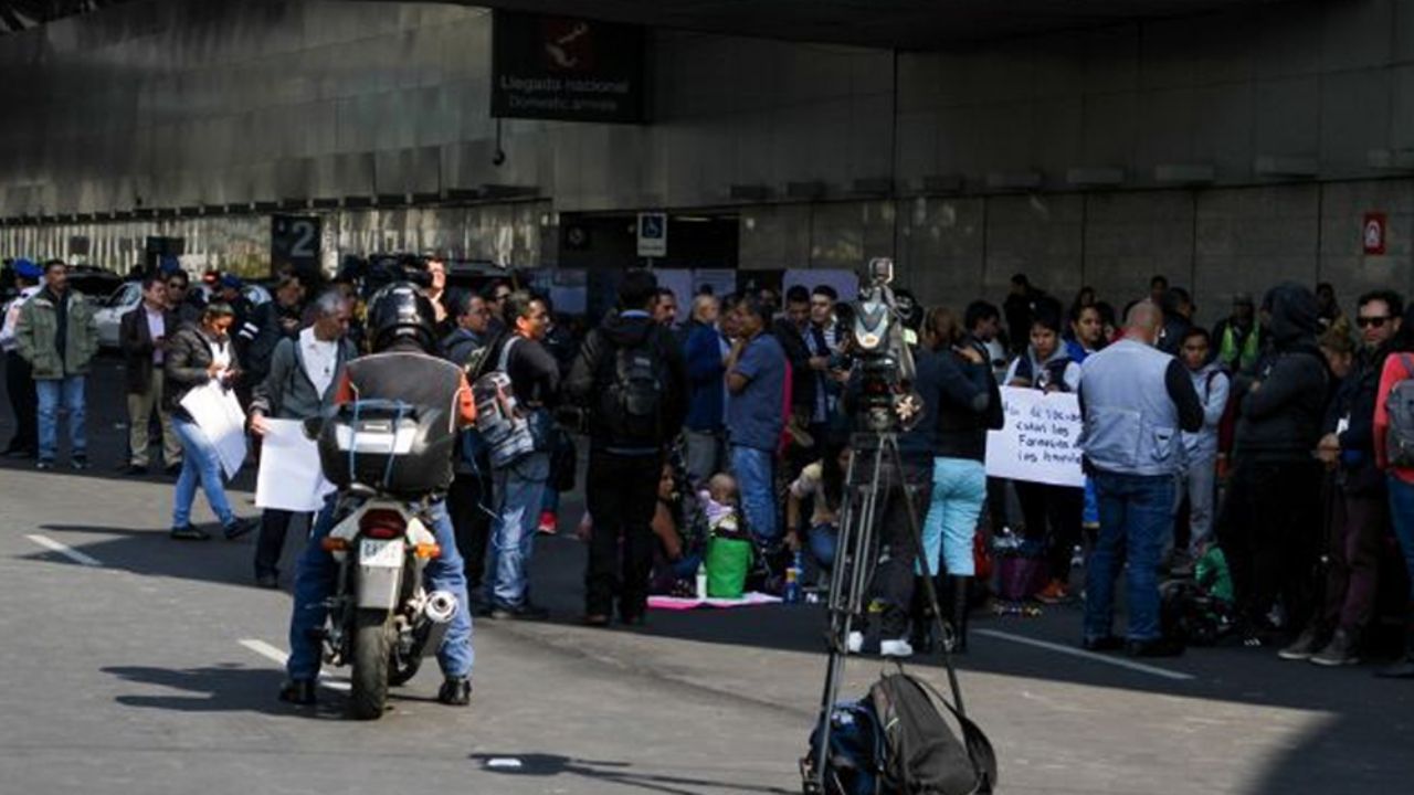 La escasez continúa: Padres de niños con cáncer se manifiestan en Segob