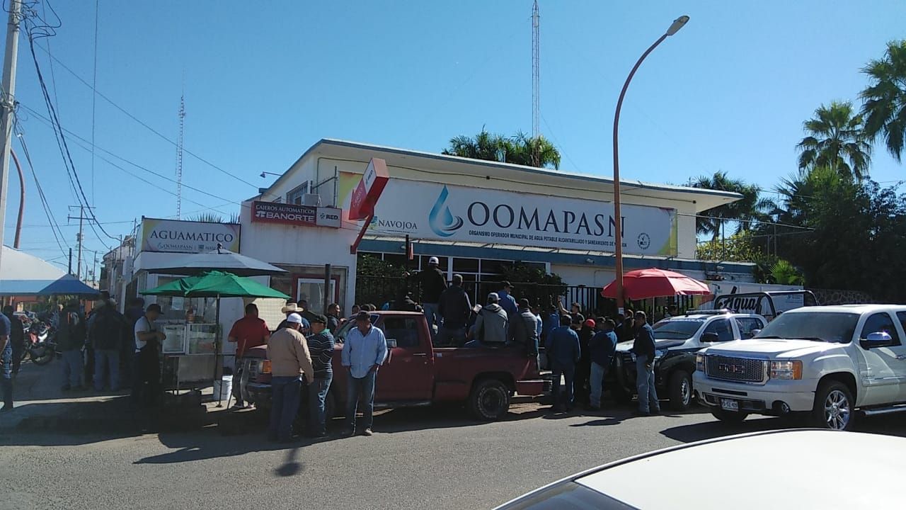 Sindicalizados de Navojoa toman oficinas porque desaparecen vehículos