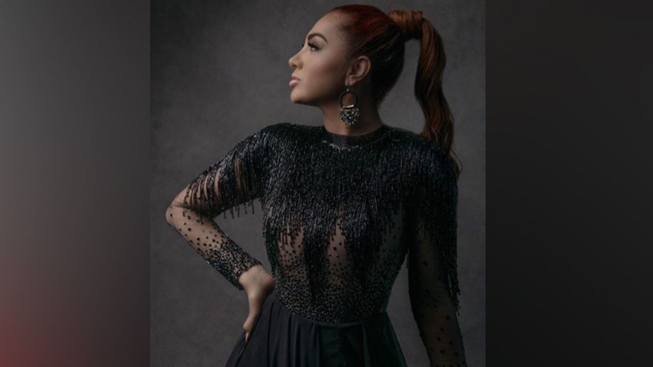 Damaris de ‘Enamorándonos’ destaca su trasero al hacer yoga en leggings