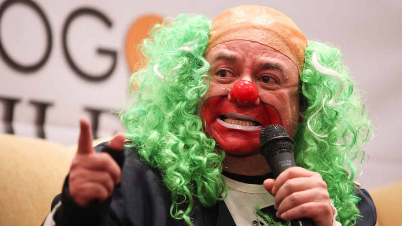 Brozo se une a noticiero de Loret de Mola ¿y manda indirecta a AMLO?