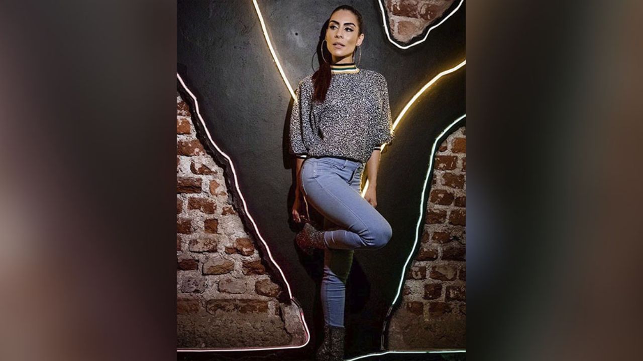 ¡Asombrosa! María León derrite a fans junto al tubo en pocas prendas