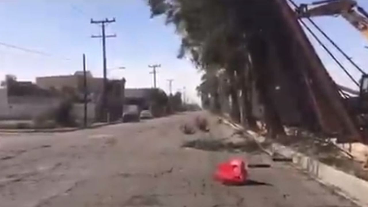 VIDEO: Fuerte viento derriba muro fronterizo con EU en Mexicali