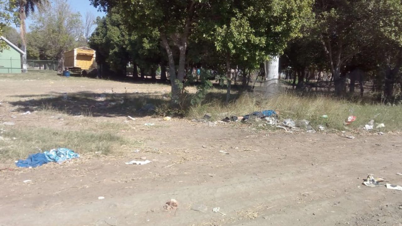 Agentes hallan cadáver abandonado de inmigrante en predio de El Fuerte
