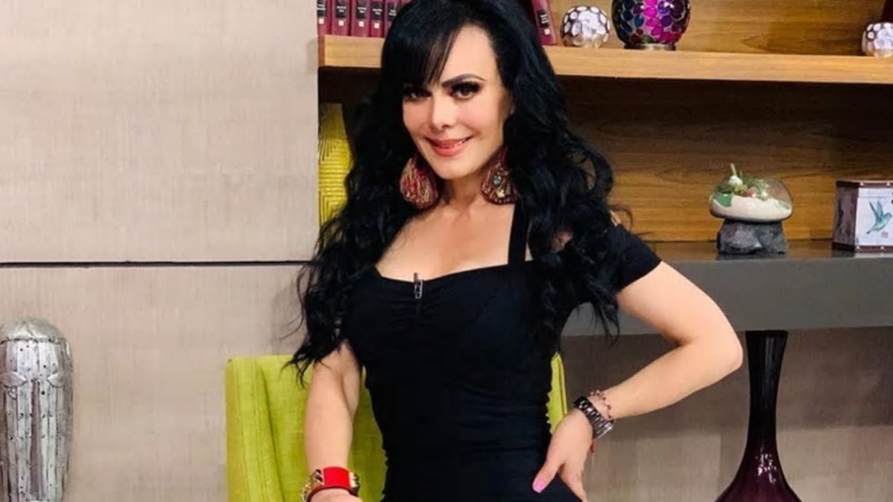 Así reacciona Maribel Guardia al saber que su foto está en un calendario escolar
