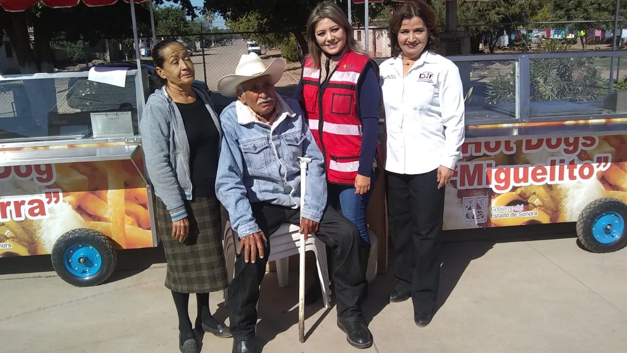 DIF entrega equipo de trabajo a personas con discapacidad de Etchojoa