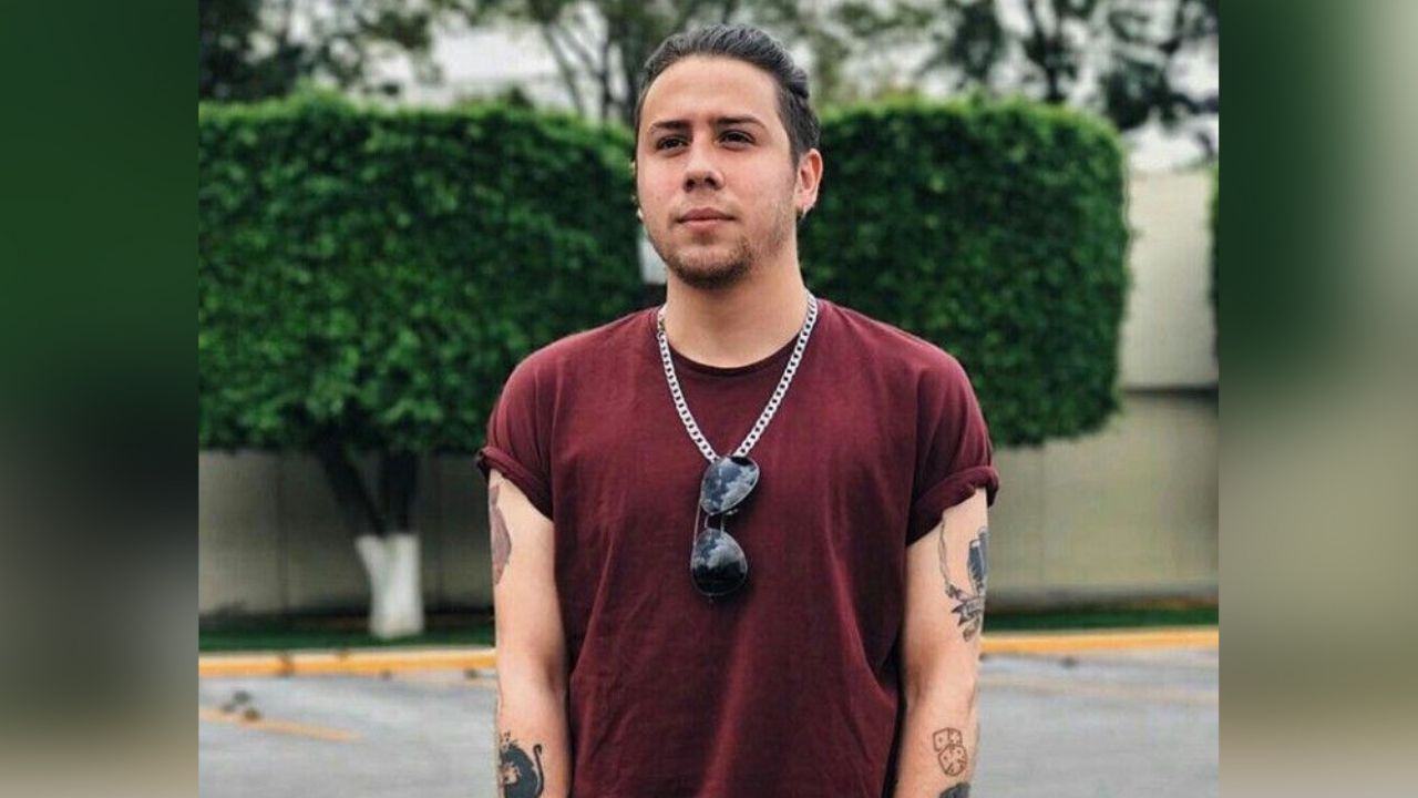 Alex Strecci confesaría que la mamá de su mejor amigo le enseño a fumar