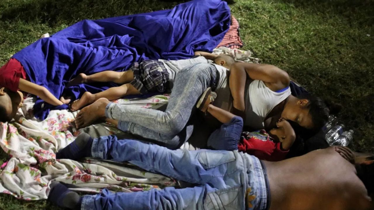 “Buscaremos una ruta”: Nueva caravana migrante sale de Honduras rumbo a EU