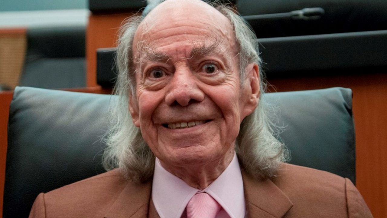 Para evitar a la prensa, Verónica Castro desprecia a ‘Loco’ Valdés en su cumpleaños