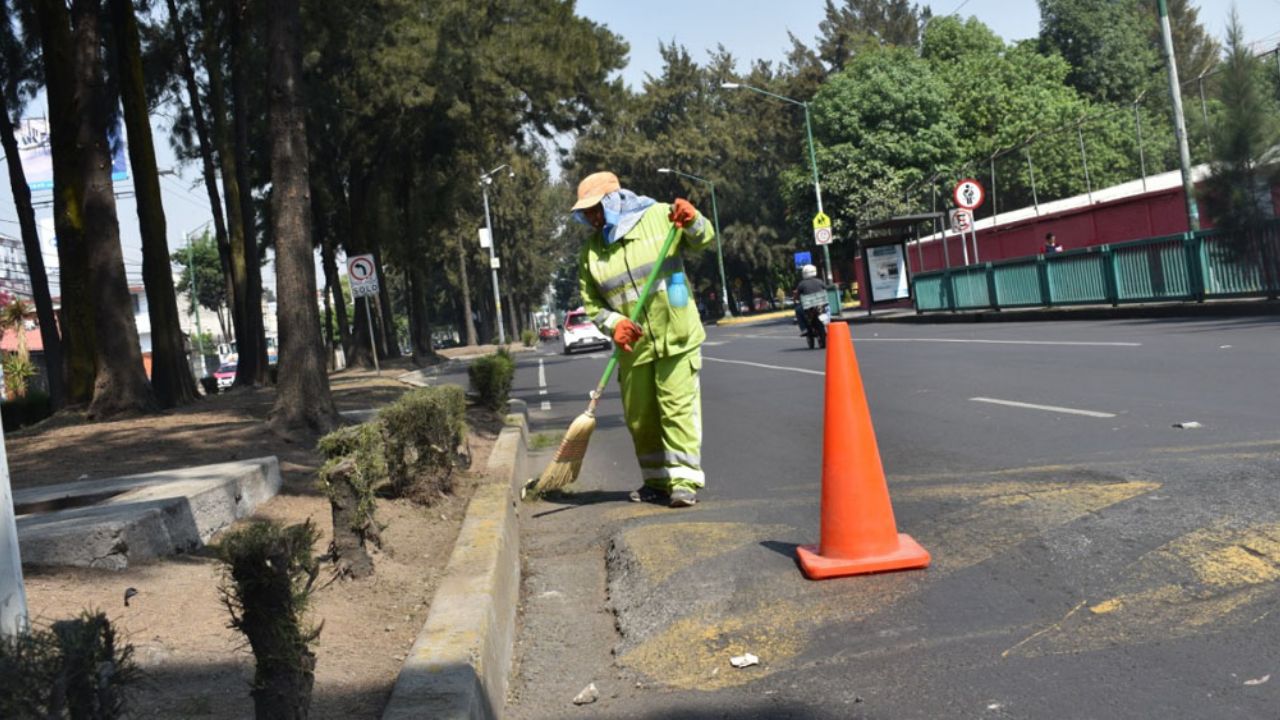 En medio de riña, recolector de basura apuñala a padre e hijo en la CDMX