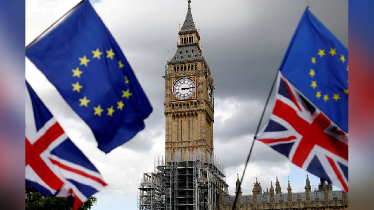 Boris Johnson festeja la salida del Reino Unido de la Unión Europea