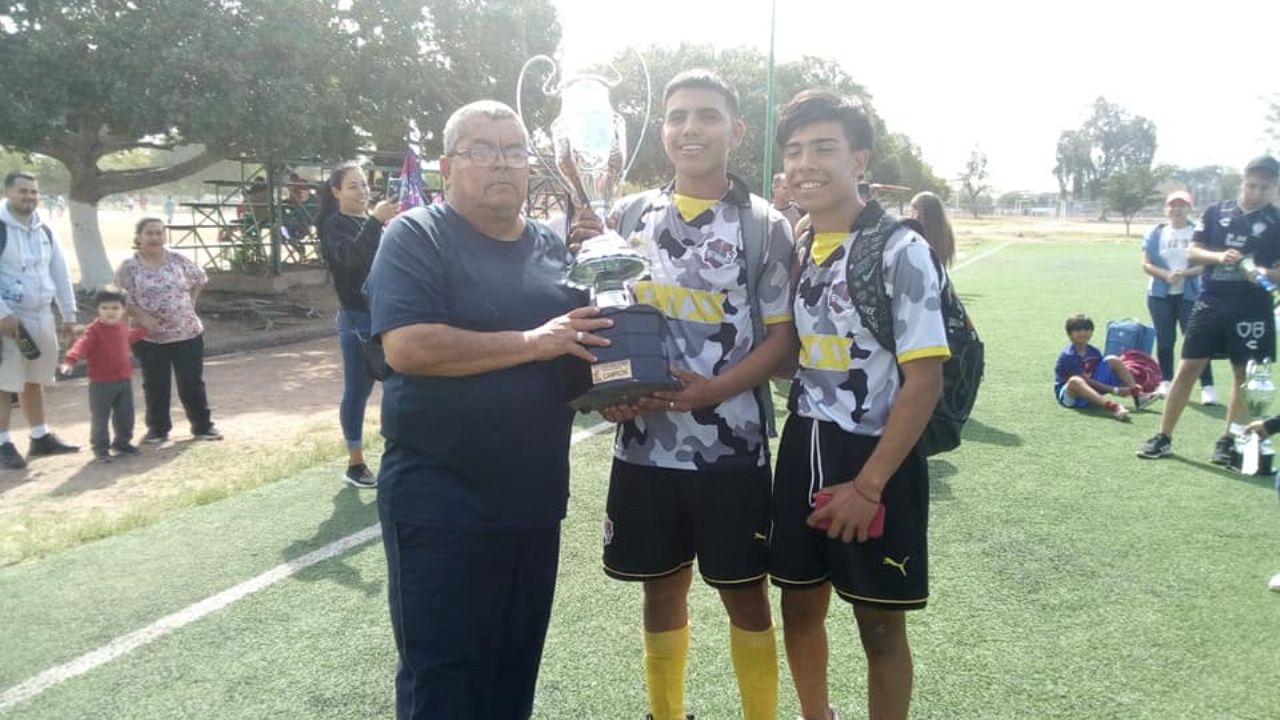 El equipo del Stss Correcaminos revalida su título en la Juvenil ‘B’