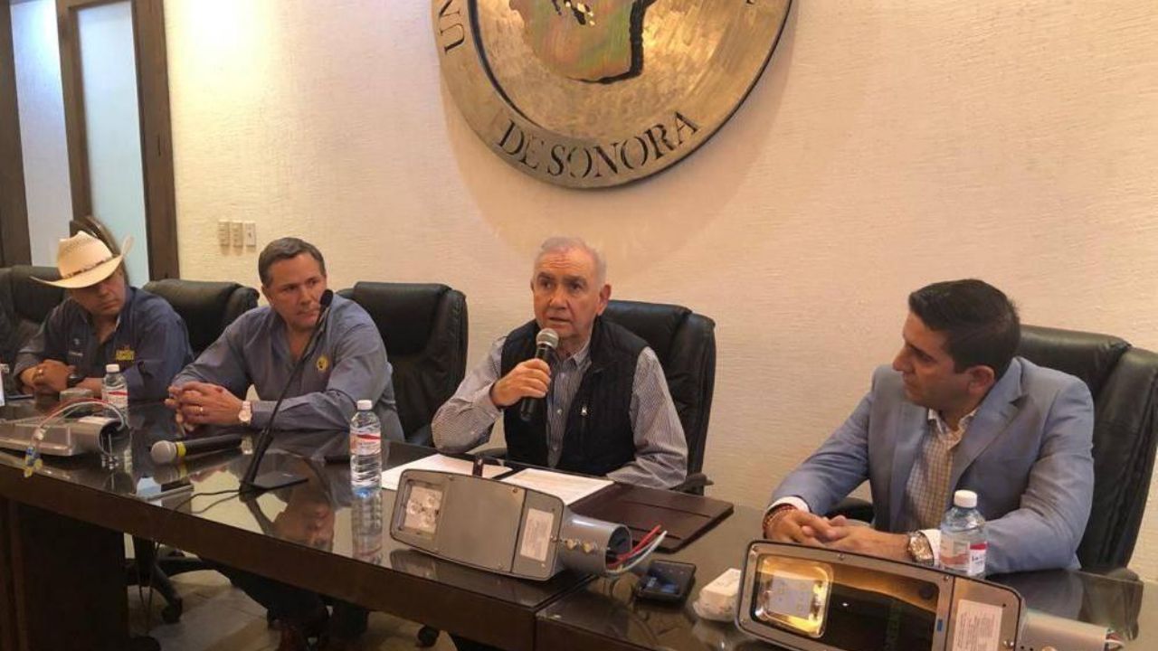 UGRS firma convenio para promover el uso de energías limpias en Sonora