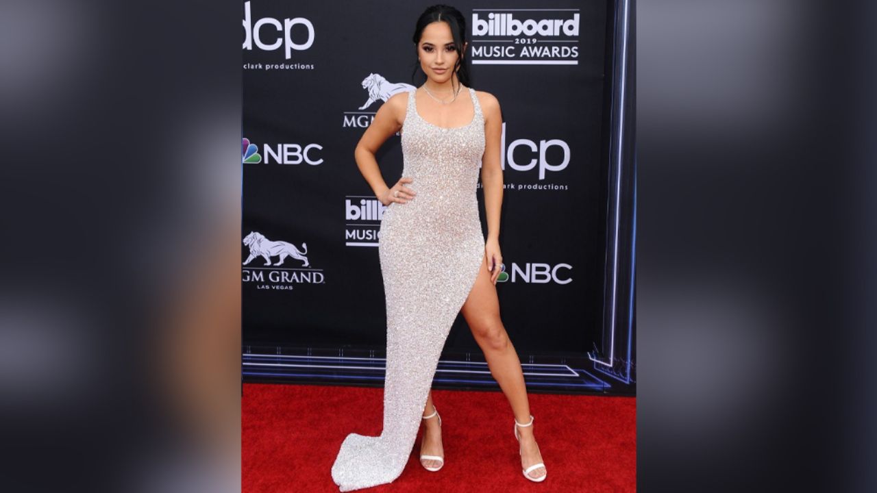 “Dios mío cuanta belleza”: Becky G cautiva en redes con sensual pose