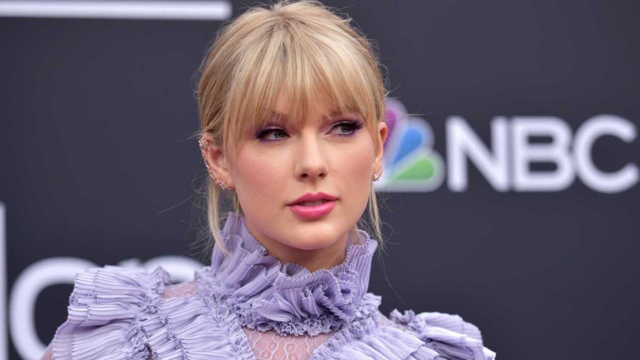 Taylor Swift se disfraza de hombre para exponer el machismo en nuevo video