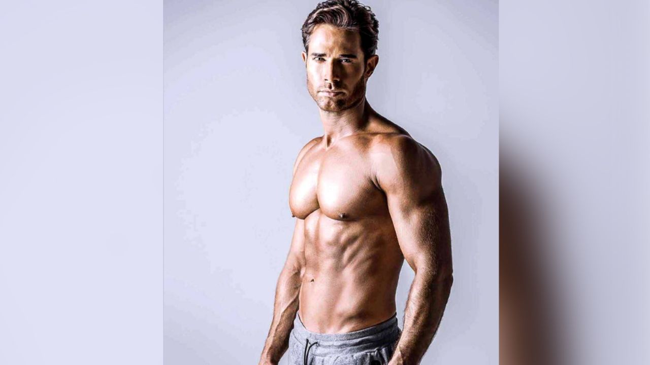 “Esculpido por los dioses”: Sebastián Rulli muestra su lado más seductor