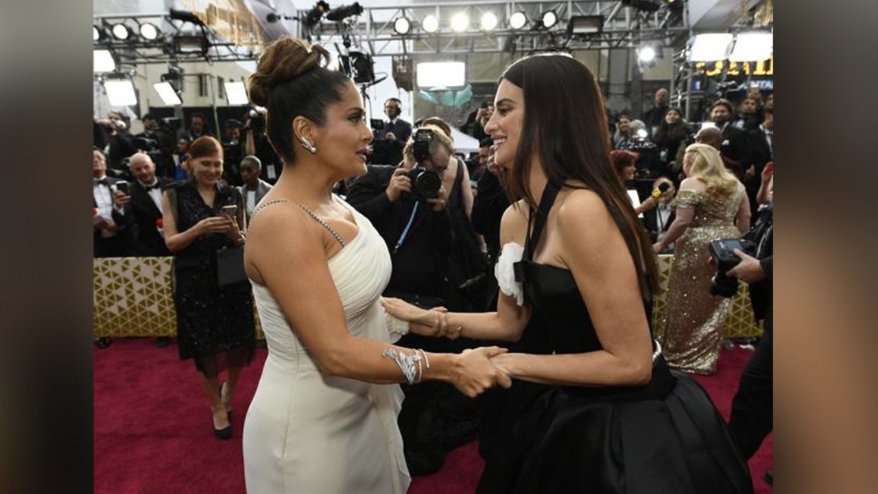 ¿Traición? Salma Hayek confiesa lo que siente por el esposo de Penélope Cruz