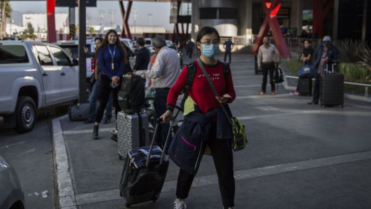 México repatría a mexicanos de Wuhan por riesgo de nuevo coronavirus