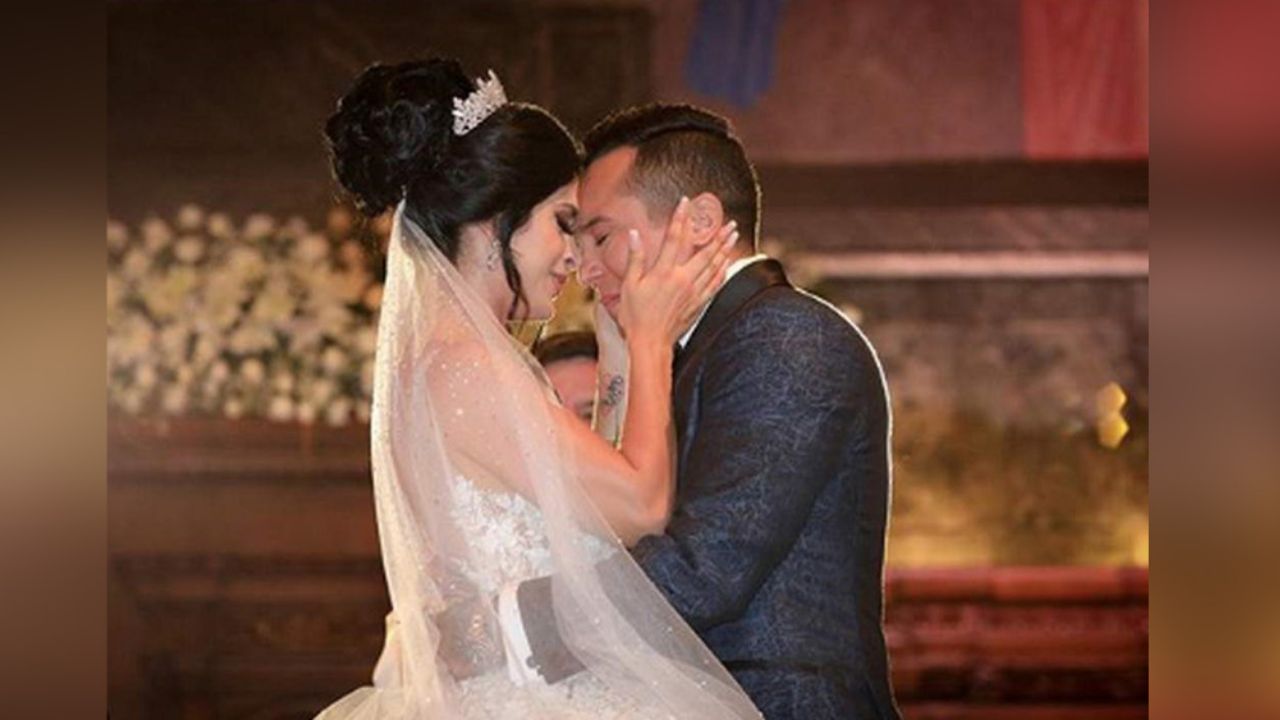 ¡Qué romántico! Edwin Luna le lleva serenata a su esposa por el Día de las Madres