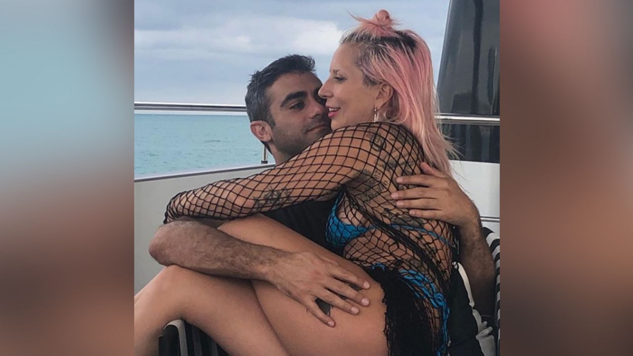 Ex del novio de Lady Gaga se compara con la cantante tras descubrir su amorío